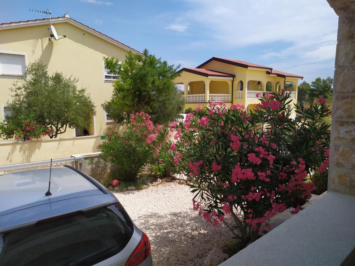 Apartmani Vjeko Vir Luaran gambar